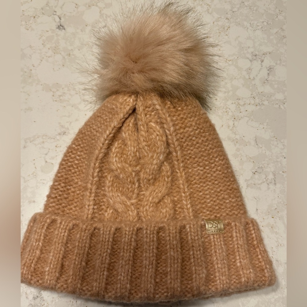 David and Young Faux Fur Pom Beanie Hat NWOT